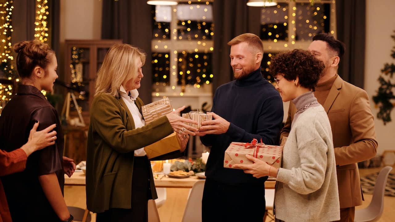 5 Ways to Give a Genuinely Thoughtful, Healthy Holiday Gift